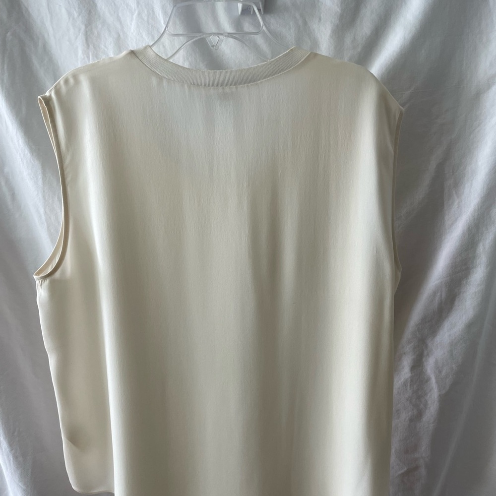 Theysken’s Theory cream silk sleeveless shell size L. - Picture 9 of 9